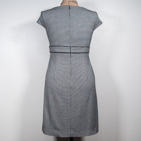 Jones New York Black and White Houndstooth Knit Cap Sleeve Shift Dress - Picture 5 of 7